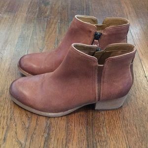 Never worn! Clark’s brown ankle boots